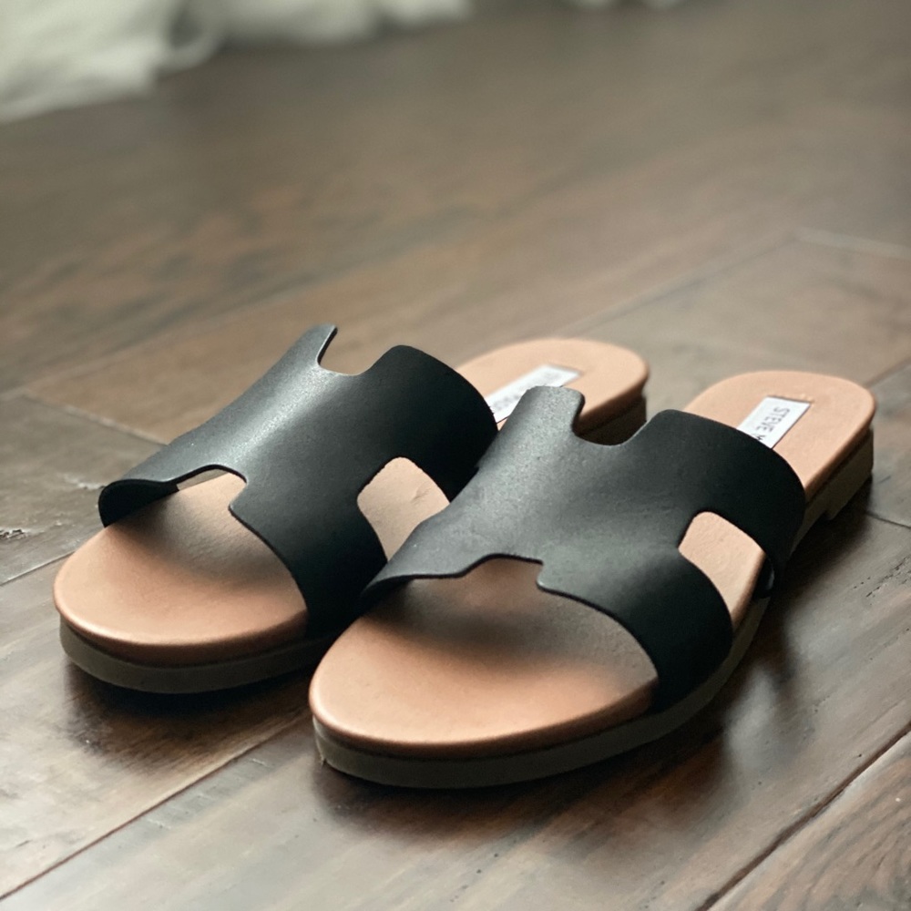 Steve Madden slippers. Size 9